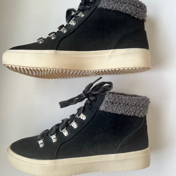 Dr. Scholl's Shoes - Dr. Scholl's Black and‎ Cream Women's Sneakers/Boots, New, Size 8